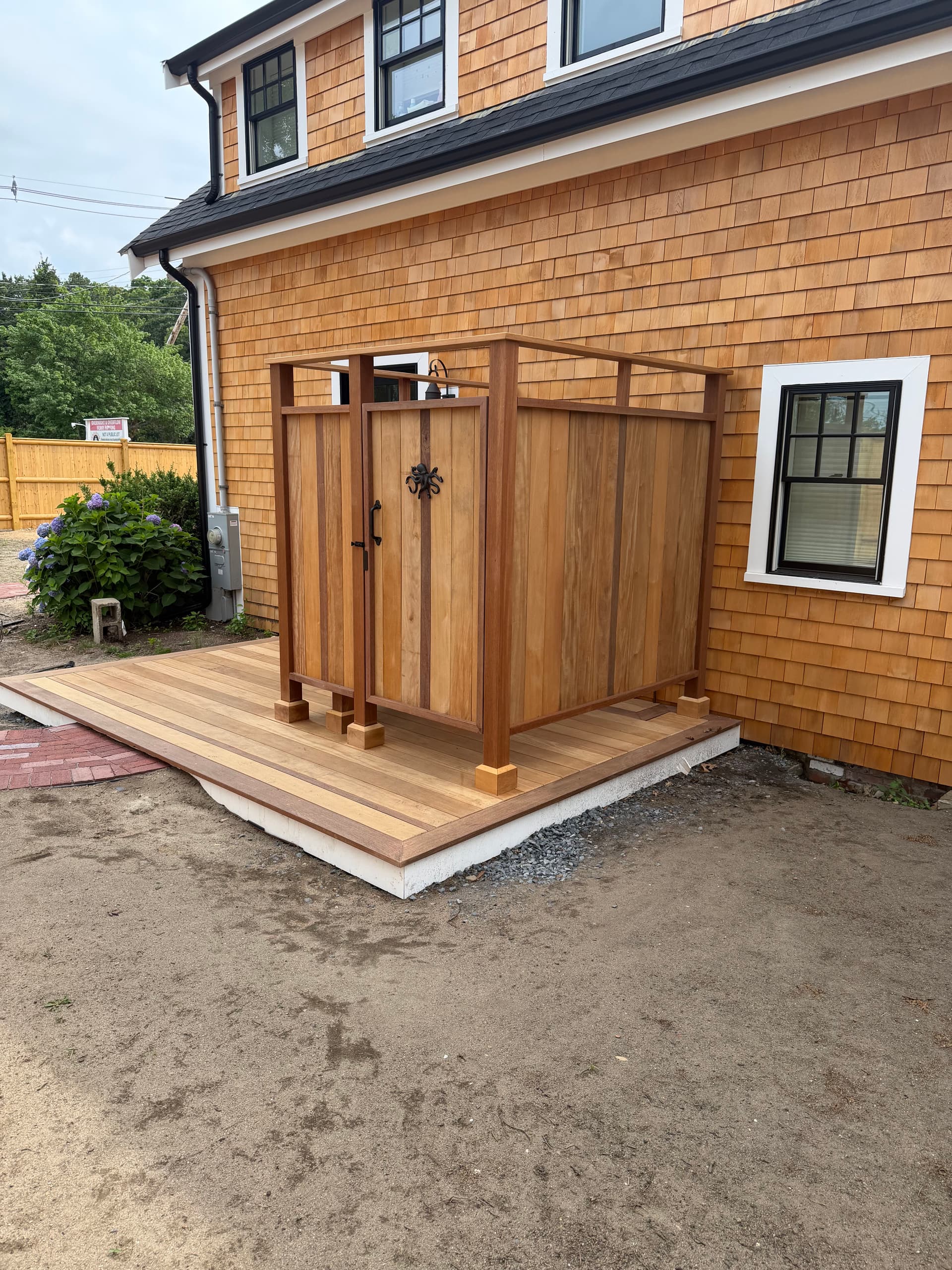 Gallery photos for Garapa Deck and Custom Outdoor Shower Built for Beach Life: Image #4