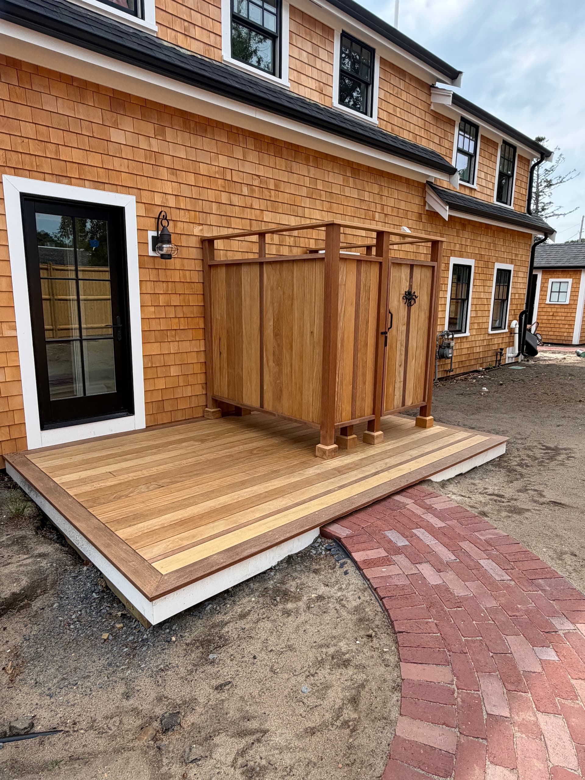 Gallery photos for Garapa Deck and Custom Outdoor Shower Built for Beach Life: Image #6