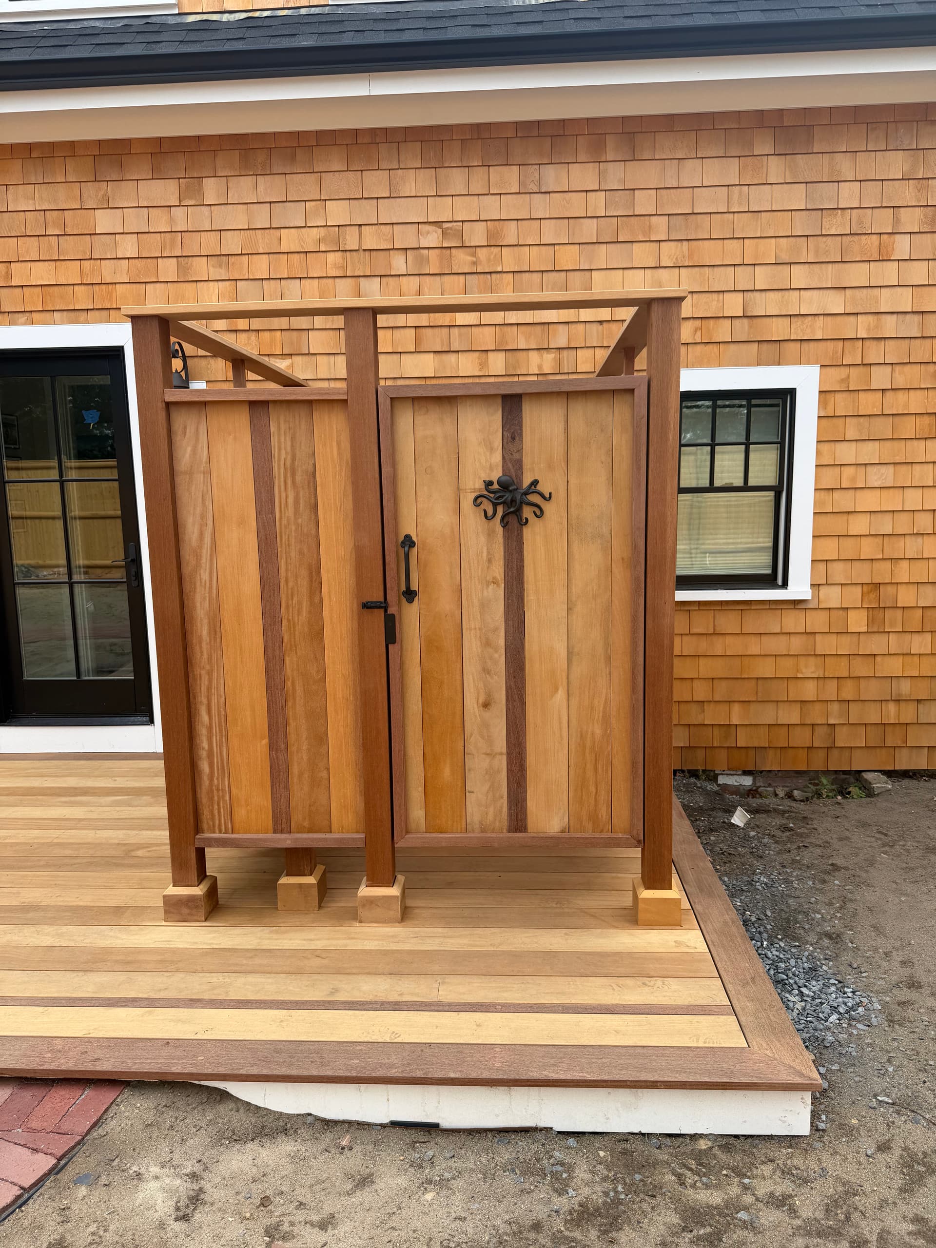 Gallery photos for Garapa Deck and Custom Outdoor Shower Built for Beach Life: Image #5
